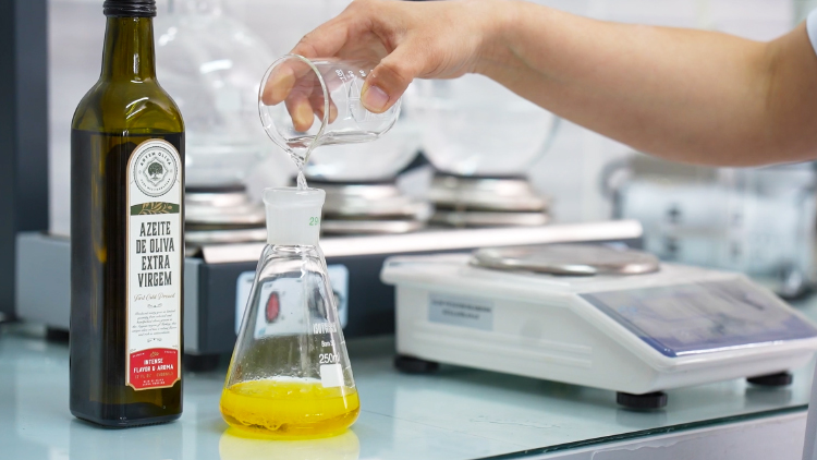 Organic Olive Oil Analysis in Artem Oliva Olive Oil Lab